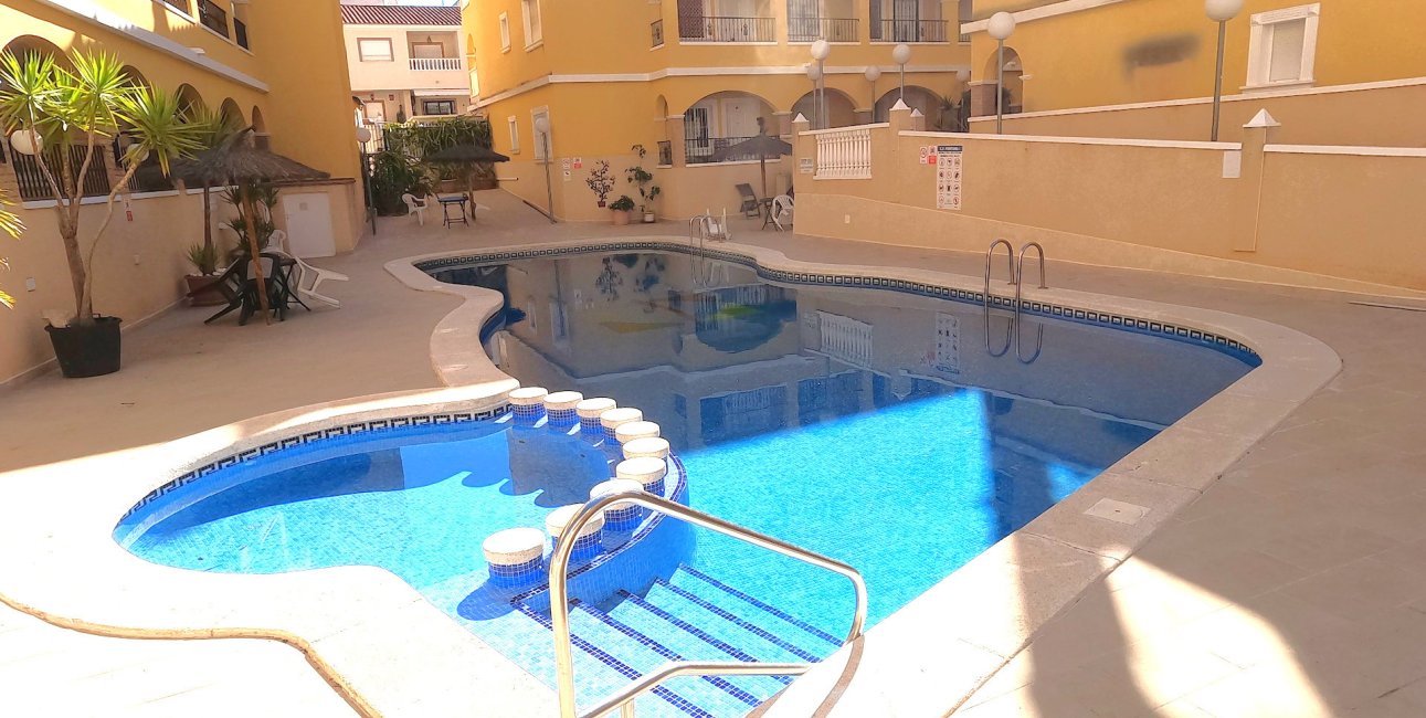 Resale - Apartment / flat -
Algorfa - Algorfa - Village