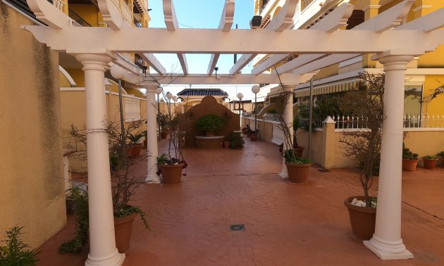 Resale - Apartment / flat -
Algorfa - Algorfa - Village
