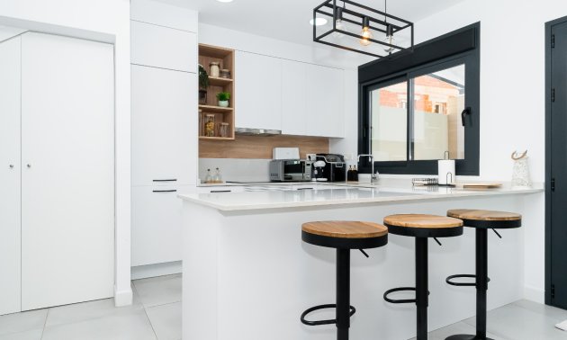 Reventa - Villa -
Los Montesinos - La Herrada