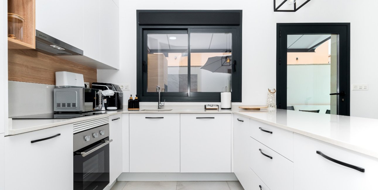 Reventa - Villa -
Los Montesinos - La Herrada