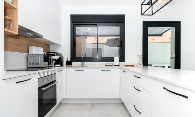 Reventa - Villa -
Los Montesinos - La Herrada