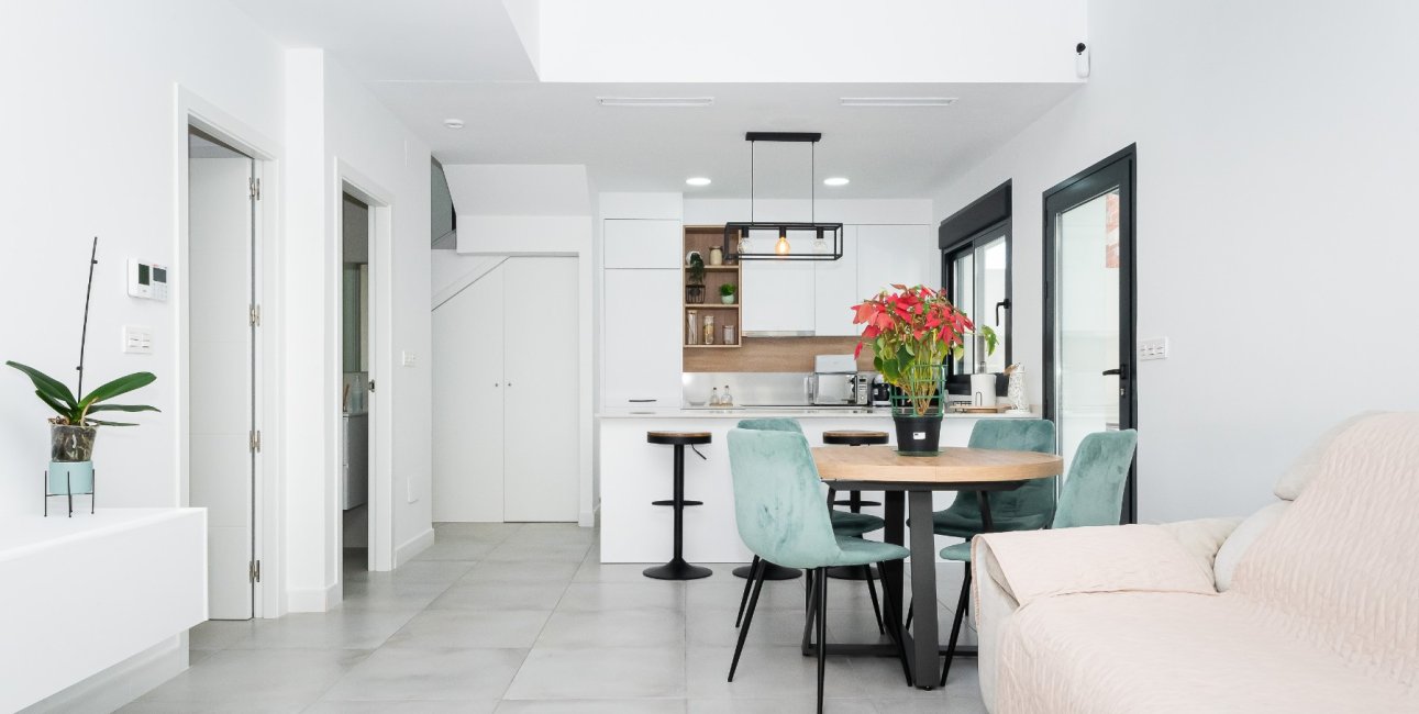 Reventa - Villa -
Los Montesinos - La Herrada