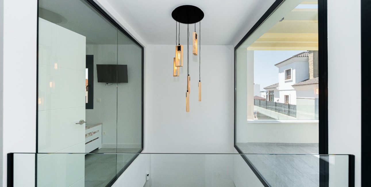 Reventa - Villa -
Los Montesinos - La Herrada