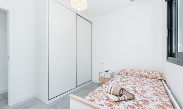 Reventa - Villa -
Los Montesinos - La Herrada