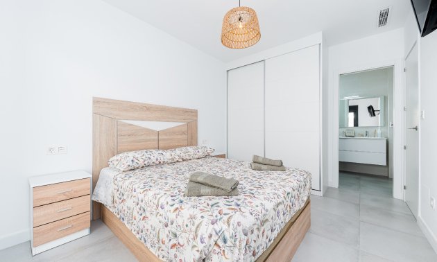 Reventa - Villa -
Los Montesinos - La Herrada