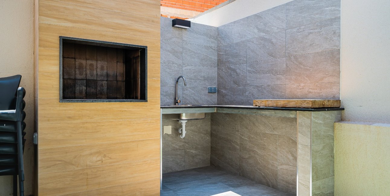 Reventa - Villa -
Los Montesinos - La Herrada