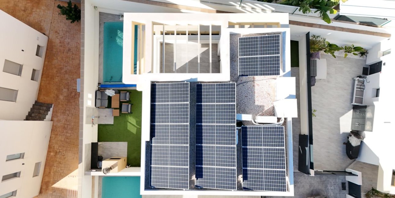 Reventa - Villa -
Los Montesinos - La Herrada