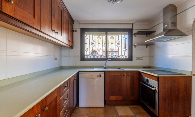 Resale - Villa -
Orihuela Costa - Villamartin