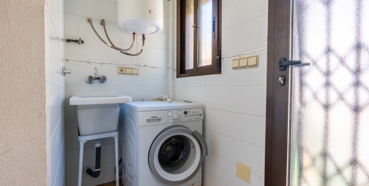 Resale - Villa -
Orihuela Costa - Villamartin