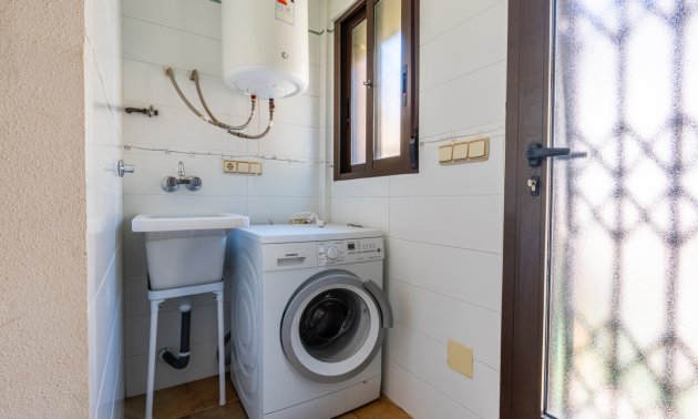 Resale - Villa -
Orihuela Costa - Villamartin