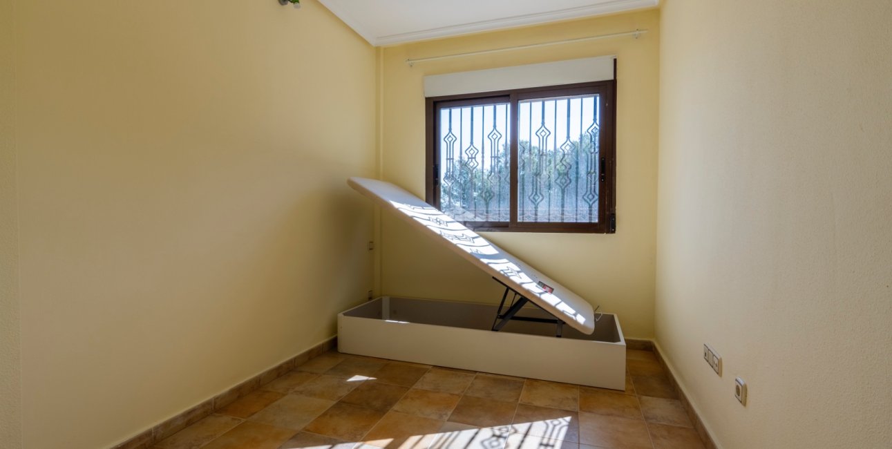 Resale - Villa -
Orihuela Costa - Villamartin