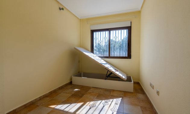 Resale - Villa -
Orihuela Costa - Villamartin