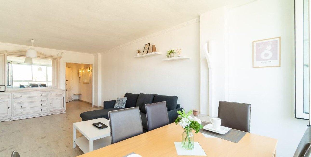 Resale - Apartment / flat -
Torrevieja - Punta prima