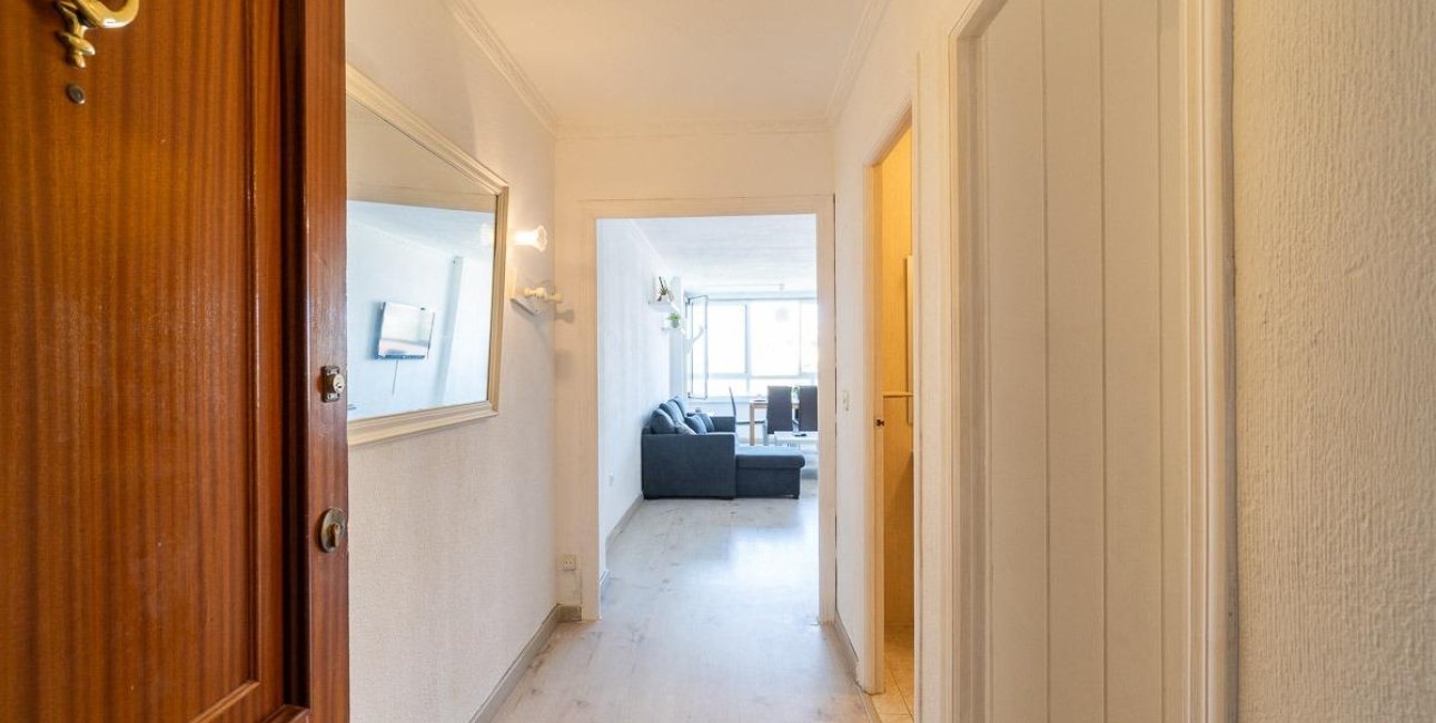 Resale - Apartment / flat -
Torrevieja - Punta prima