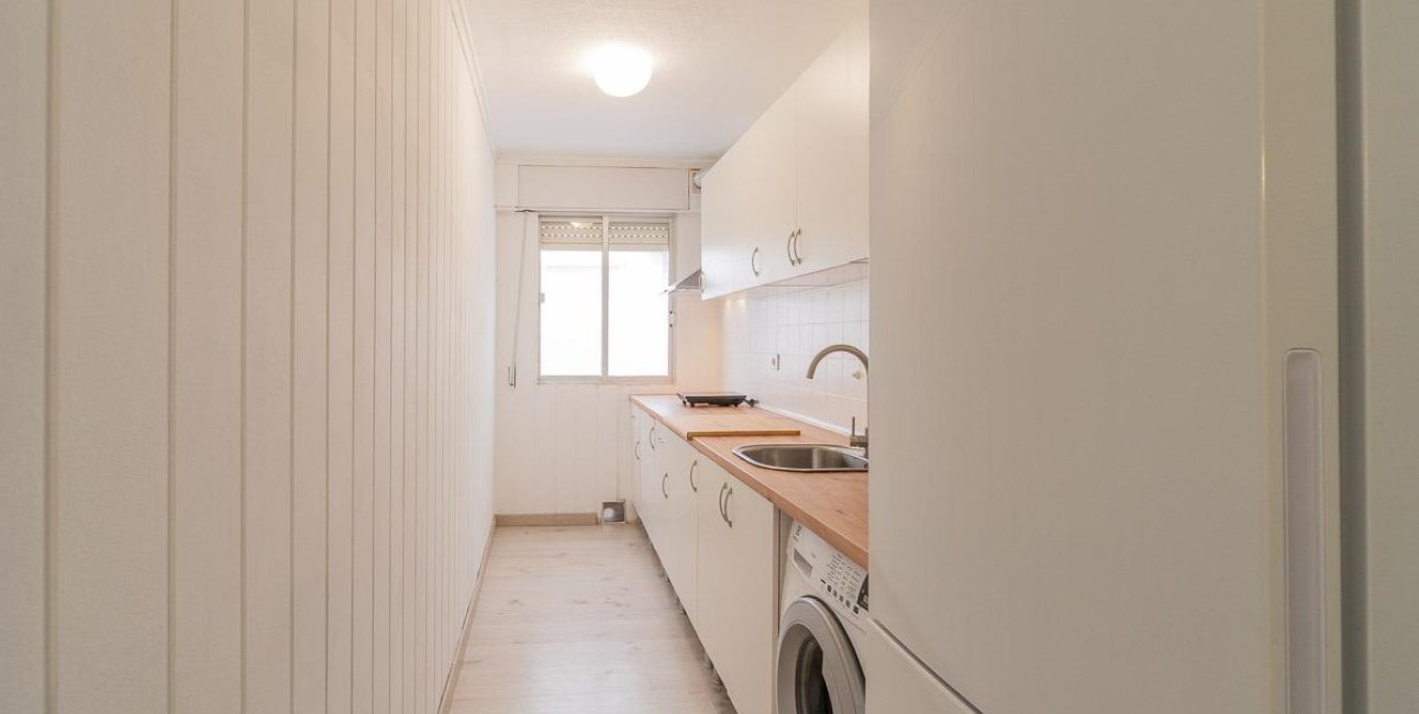 Resale - Apartment / flat -
Torrevieja - Punta prima