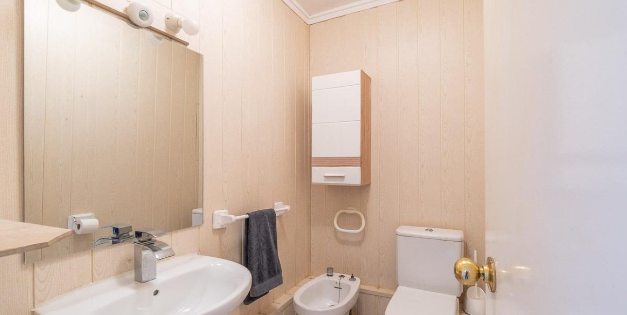 Resale - Apartment / flat -
Torrevieja - Punta prima