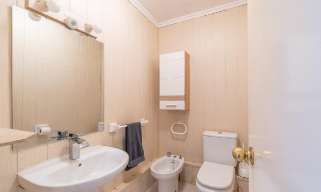 Resale - Apartment / flat -
Torrevieja - Punta prima