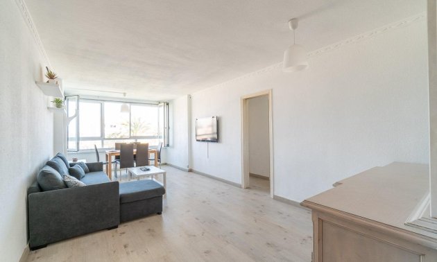 Resale - Apartment / flat -
Torrevieja - Punta prima