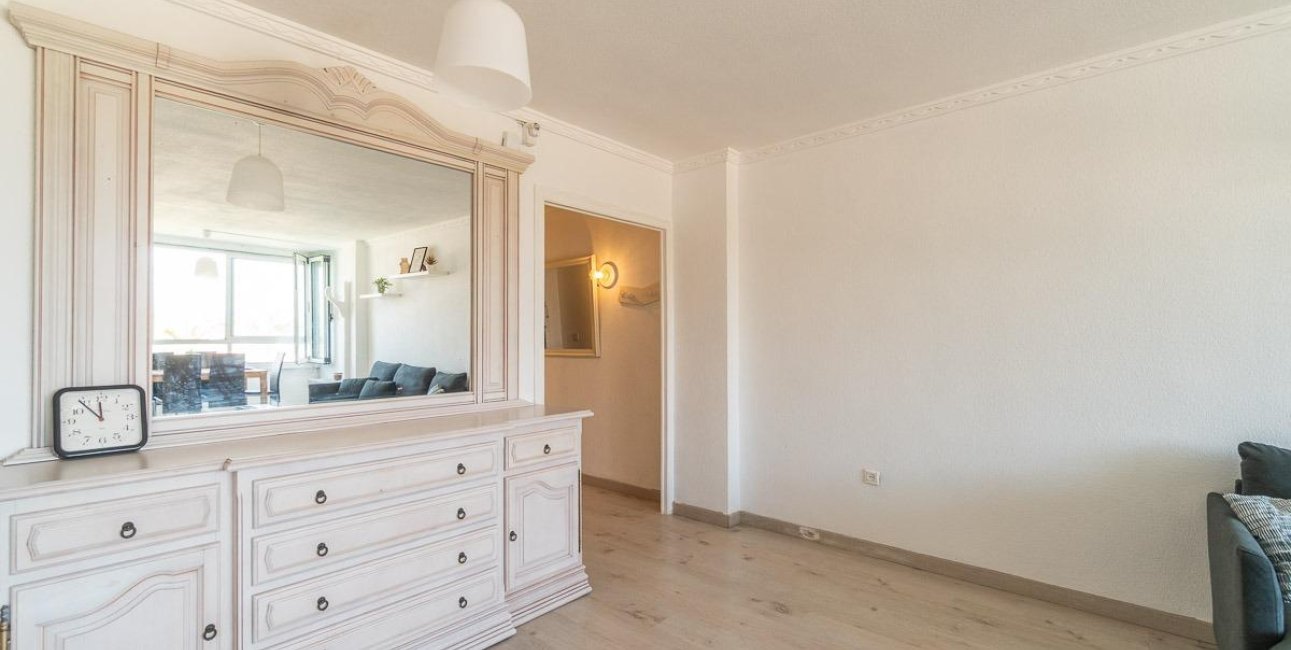 Resale - Apartment / flat -
Torrevieja - Punta prima