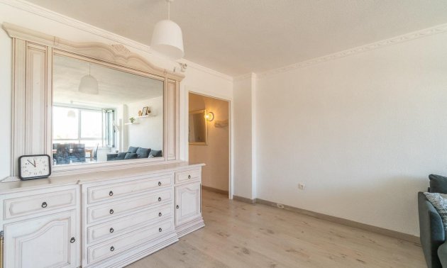 Resale - Apartment / flat -
Torrevieja - Punta prima