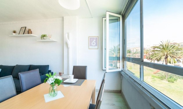 Resale - Apartment / flat -
Torrevieja - Punta prima