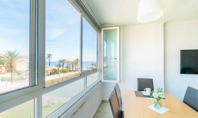 Resale - Apartment / flat -
Torrevieja - Punta prima