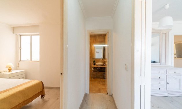 Resale - Apartment / flat -
Torrevieja - Punta prima