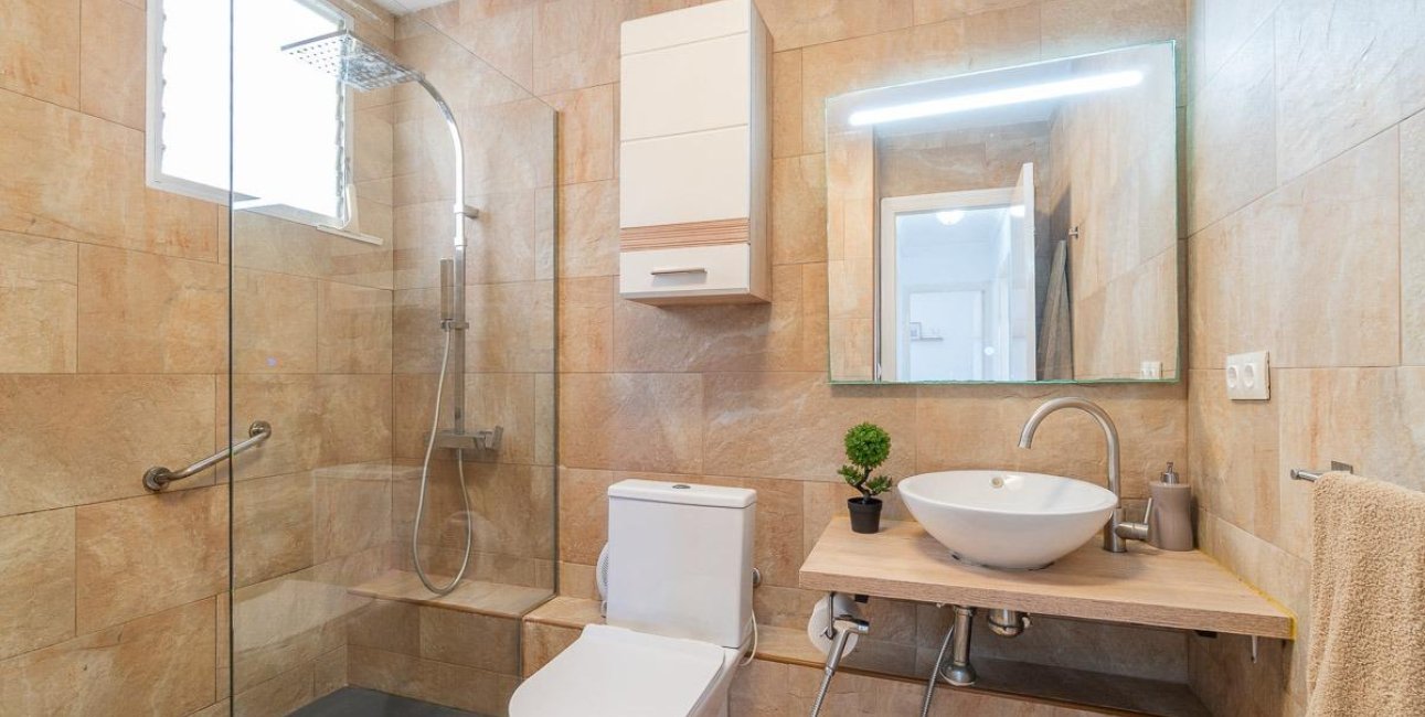 Resale - Apartment / flat -
Torrevieja - Punta prima