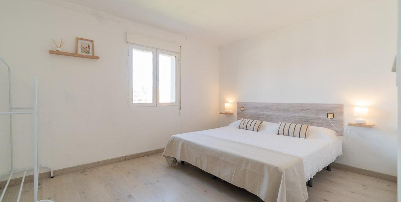 Resale - Apartment / flat -
Torrevieja - Punta prima