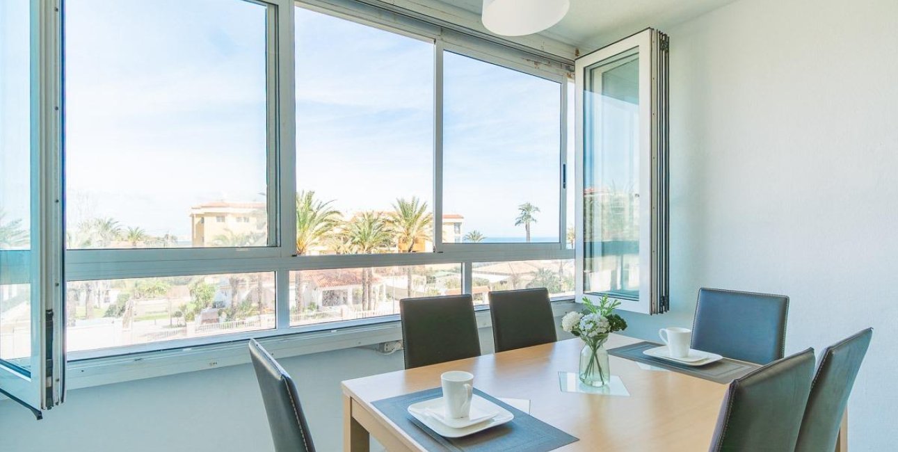 Resale - Apartment / flat -
Torrevieja - Punta prima