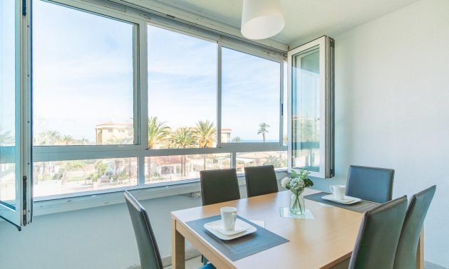 Resale - Apartment / flat -
Torrevieja - Punta prima