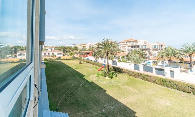 Resale - Apartment / flat -
Torrevieja - Punta prima