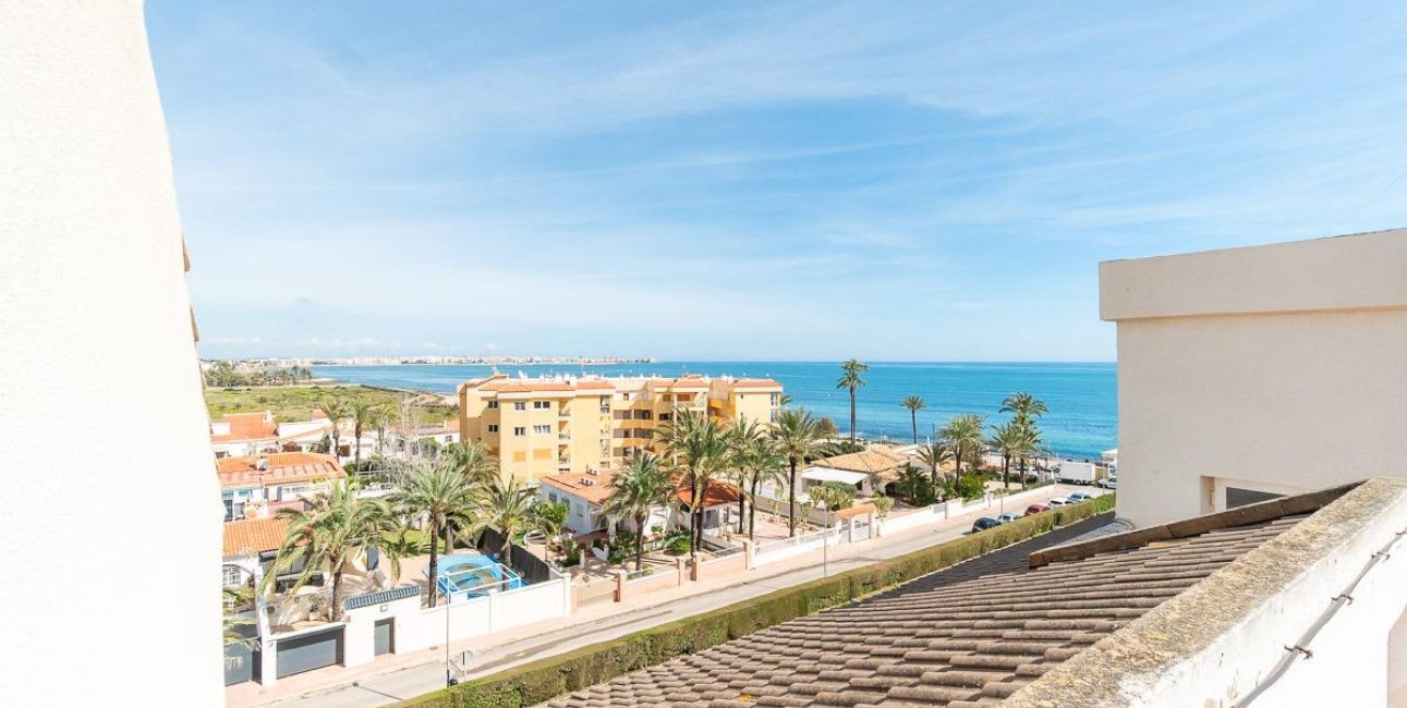Resale - Apartment / flat -
Torrevieja - Punta prima
