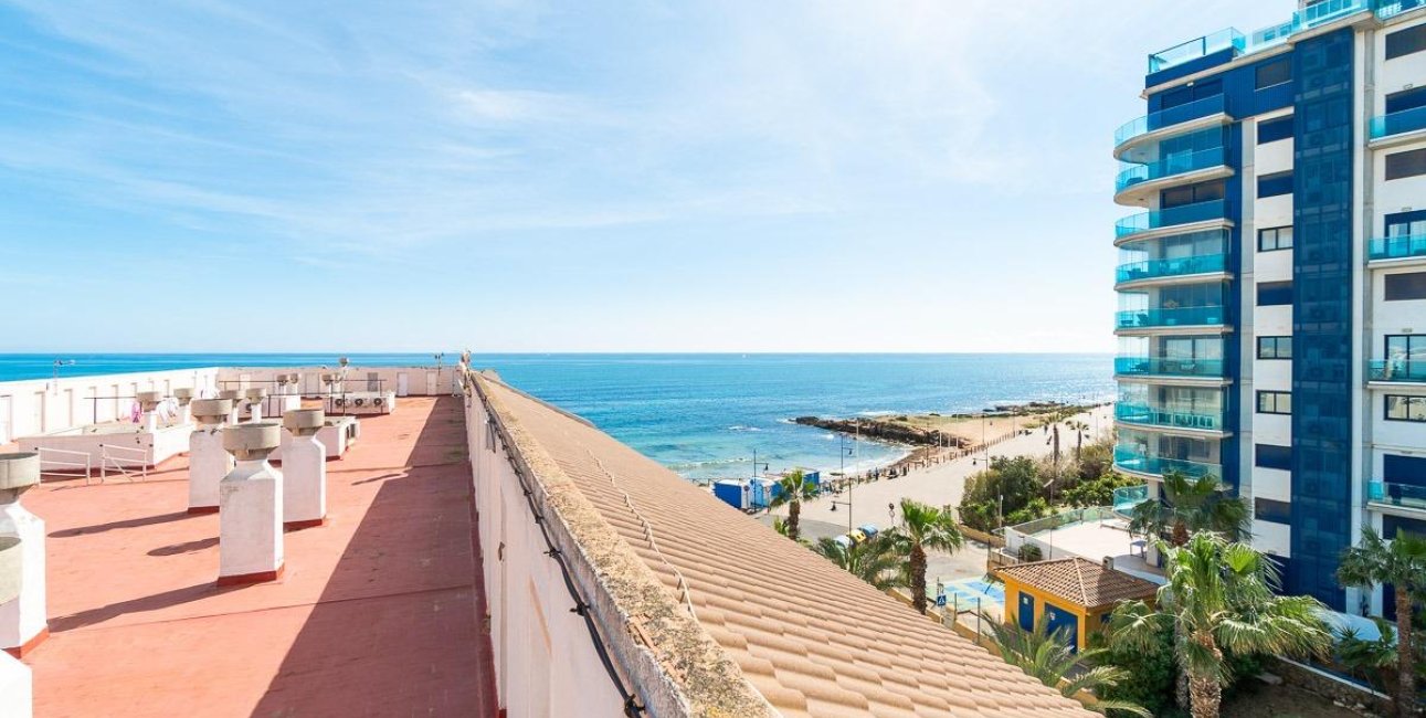 Resale - Apartment / flat -
Torrevieja - Punta prima