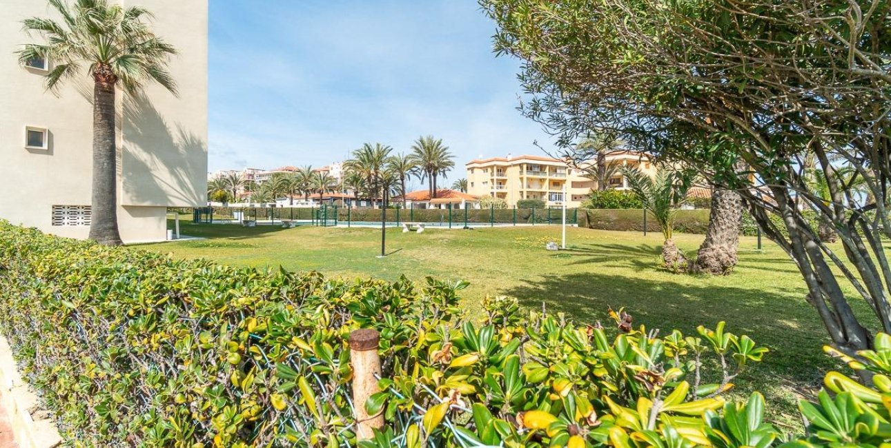 Resale - Apartment / flat -
Torrevieja - Punta prima