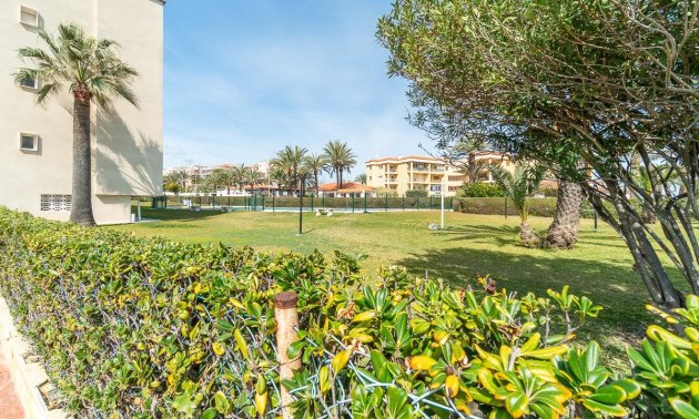 Resale - Apartment / flat -
Torrevieja - Punta prima