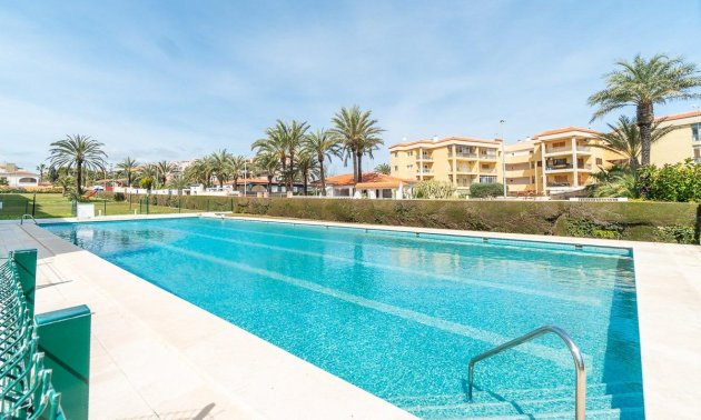 Resale - Apartment / flat -
Torrevieja - Punta prima