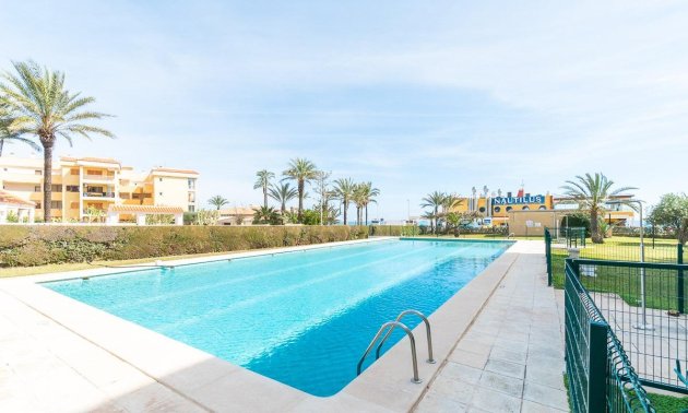 Resale - Apartment / flat -
Torrevieja - Punta prima