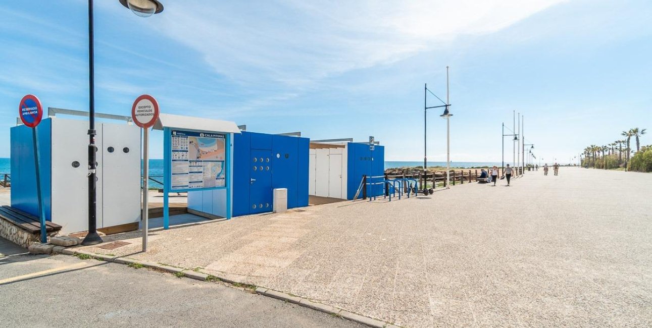 Resale - Apartment / flat -
Torrevieja - Punta prima