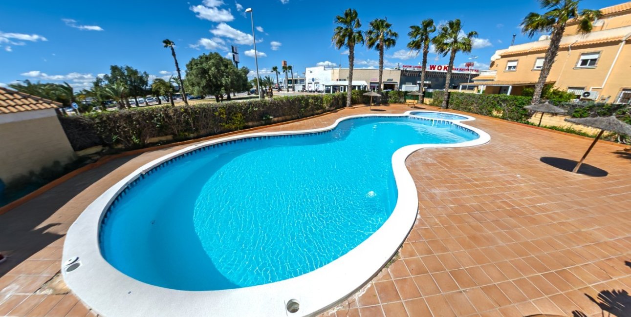 Resale - Townhouse -
Ciudad Quesada - Lo Marabu