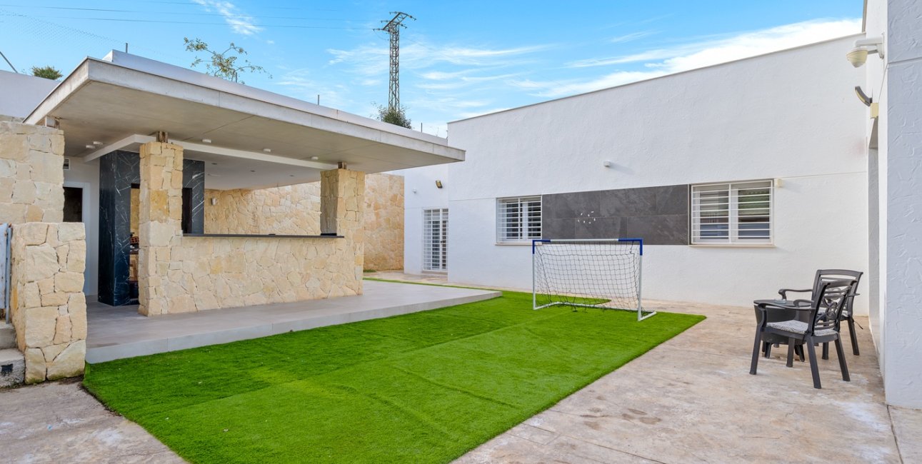 Resale - Villa -
Algorfa - Lomas de La Juliana