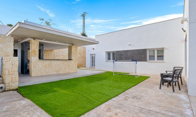 Resale - Villa -
Algorfa - Lomas de La Juliana
