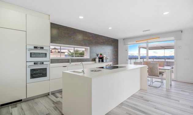 Resale - Villa -
Algorfa - Lomas de La Juliana