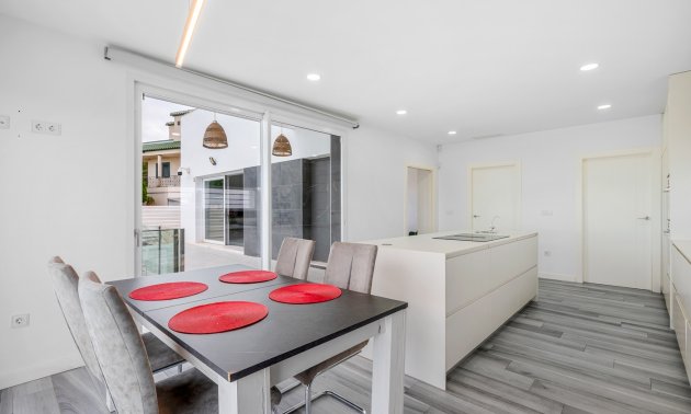 Resale - Villa -
Algorfa - Lomas de La Juliana