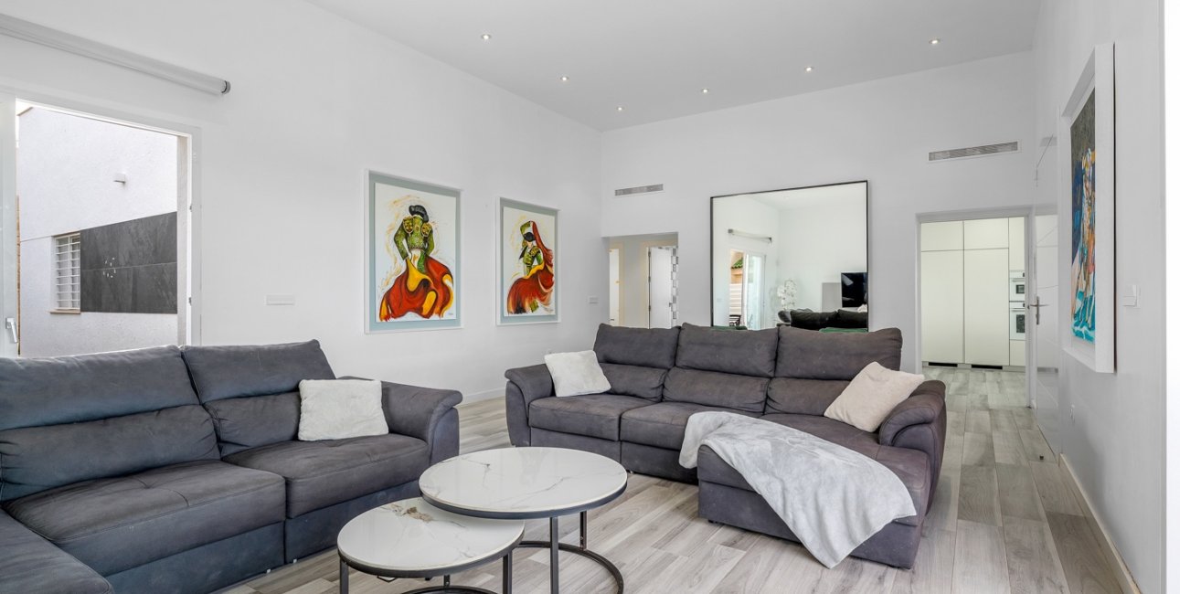 Resale - Villa -
Algorfa - Lomas de La Juliana