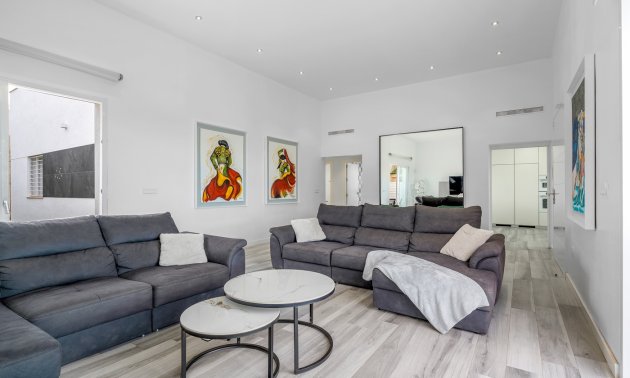 Resale - Villa -
Algorfa - Lomas de La Juliana