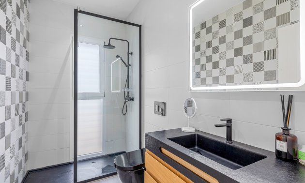 Resale - Villa -
Algorfa - Lomas de La Juliana