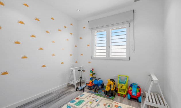 Resale - Villa -
Algorfa - Lomas de La Juliana