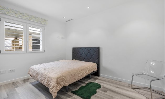 Resale - Villa -
Algorfa - Lomas de La Juliana