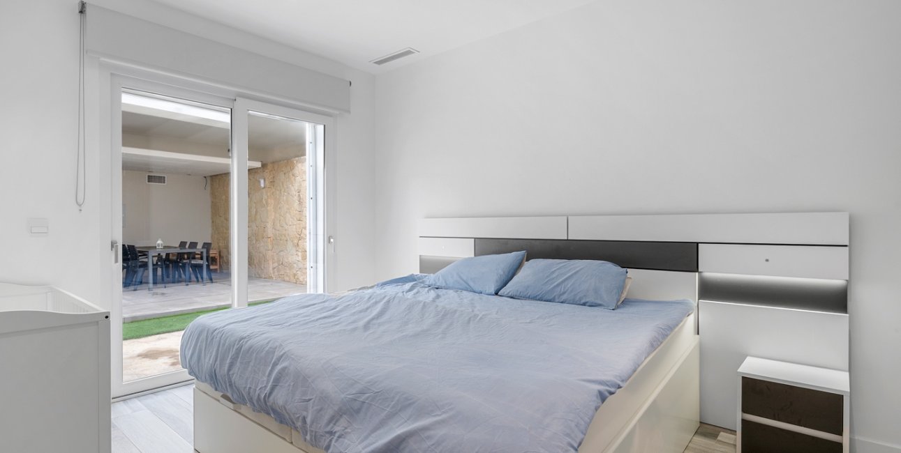 Resale - Villa -
Algorfa - Lomas de La Juliana